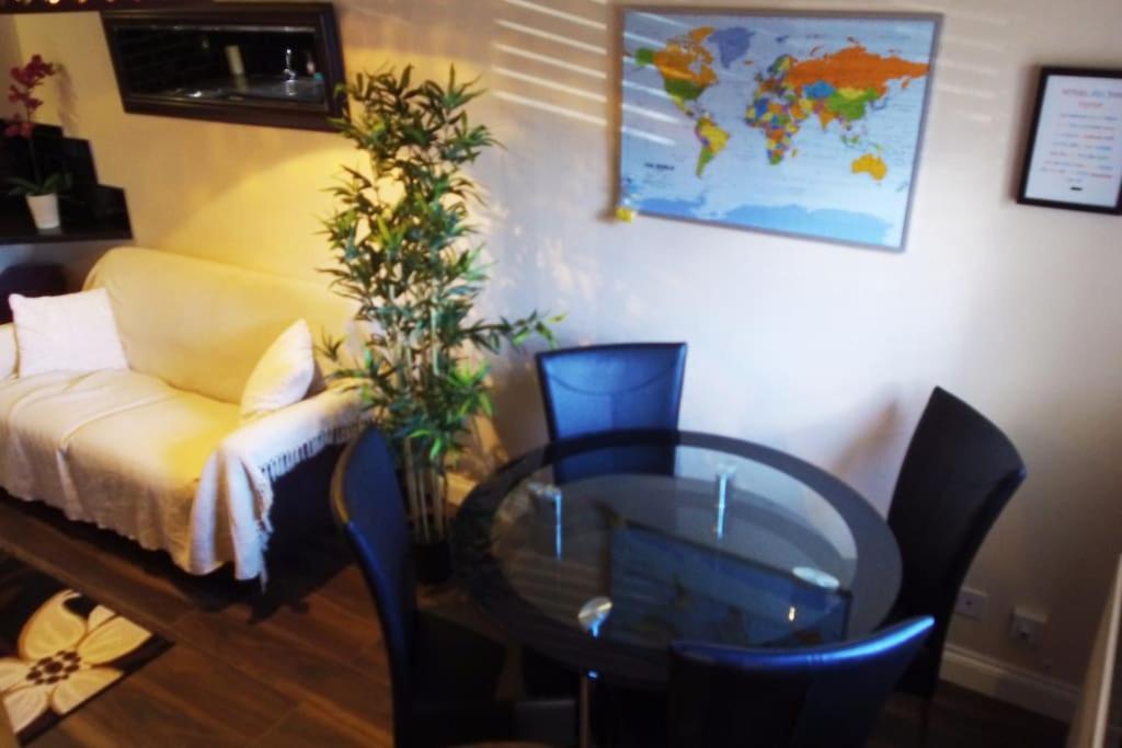 Must See, Quality 1 Bed, Romford, 20 Mins C.London Zewnętrze zdjęcie